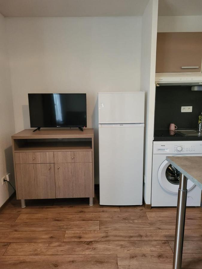 شقة Studio Refait A Neuf Fréjus المظهر الخارجي الصورة